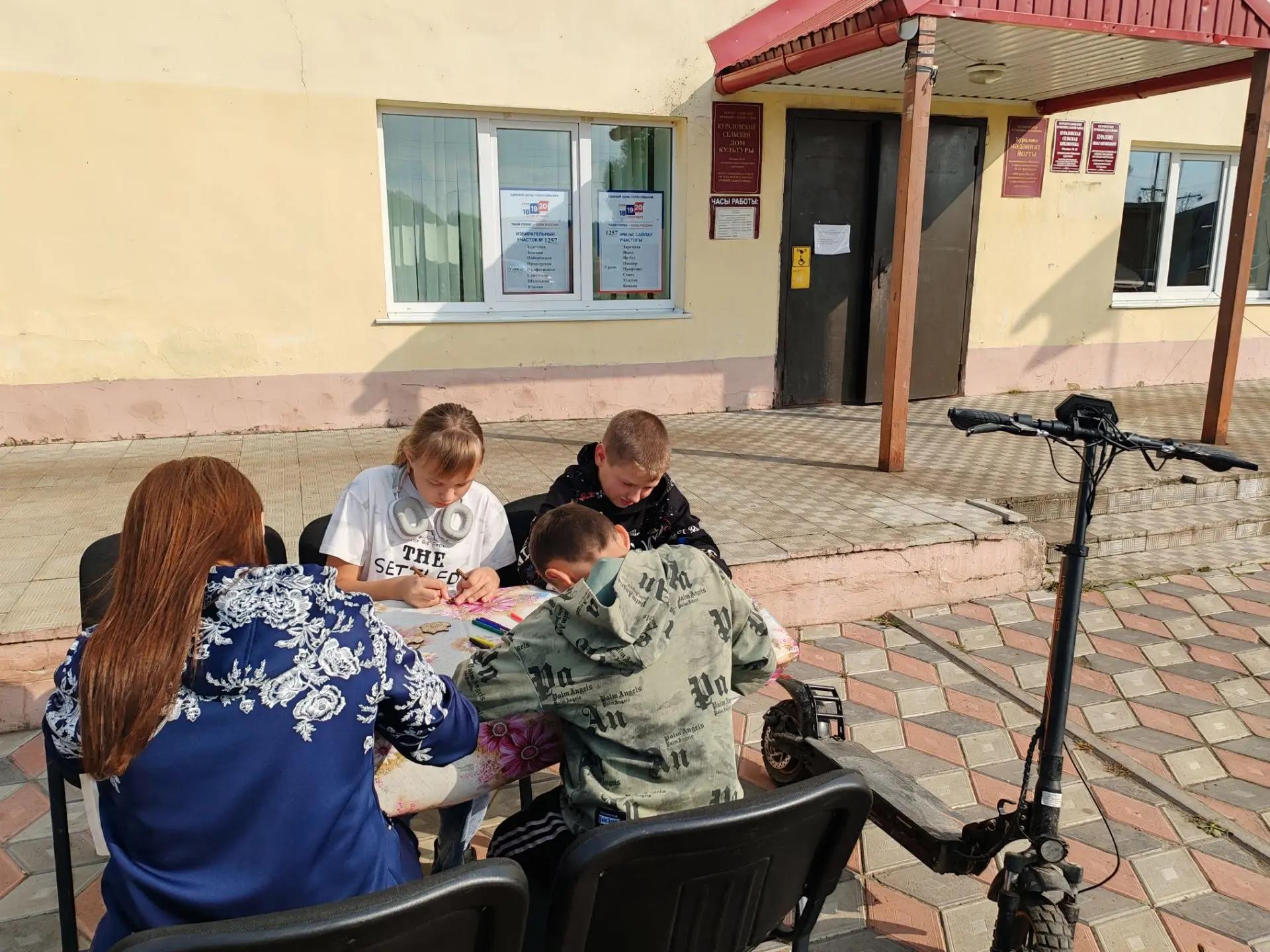 выборы проходят без происшествий при полном взаимопонимании всех вовлечённых сторон.