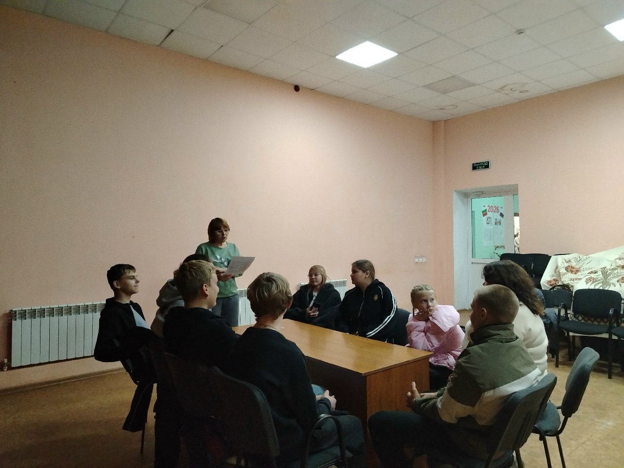 Беседа шла в формате открытого диалога о роли отца в современной семье. 