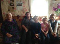 Кильдеевцы посетили своих односельчан с концертными номерами на дому