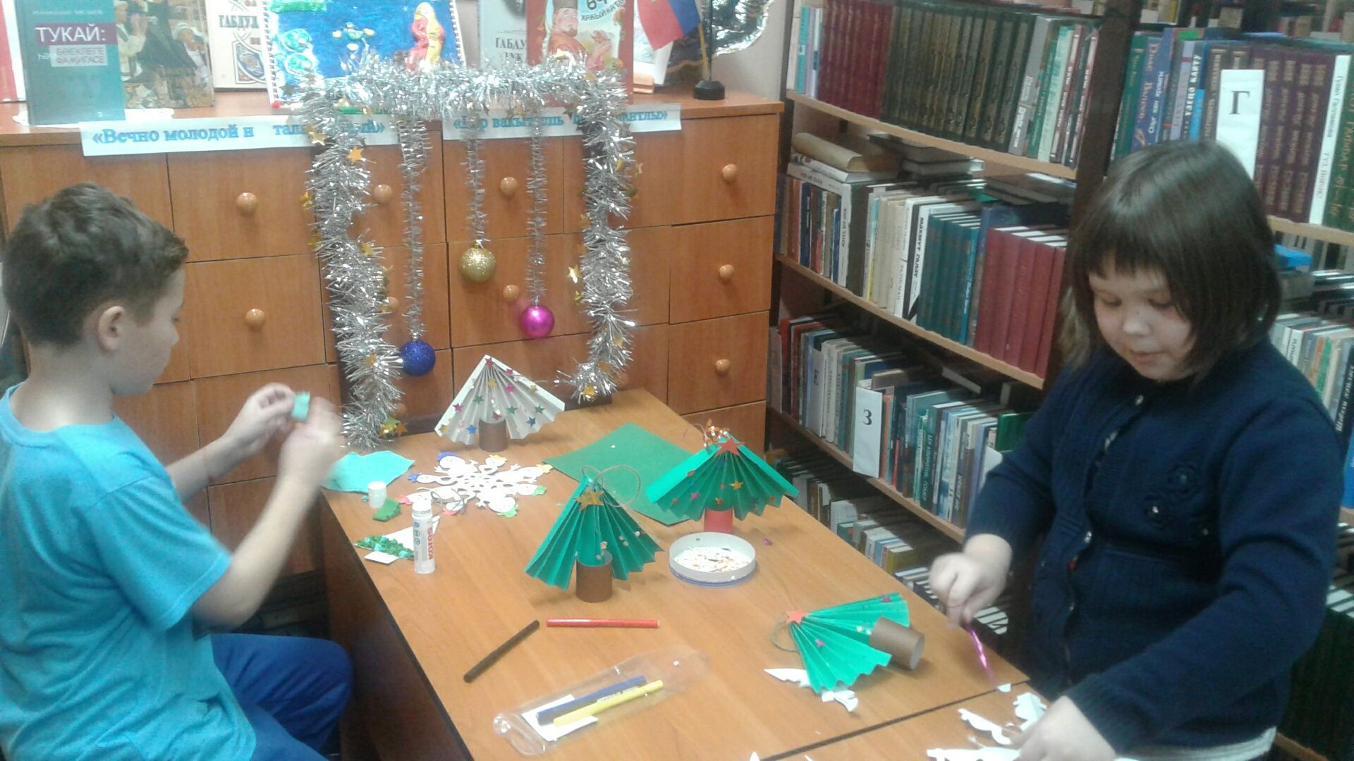 Мастер – класс «Чудо новогодней игрушки» прошел в Матюшинской библиотеке Верхнеуслонского района