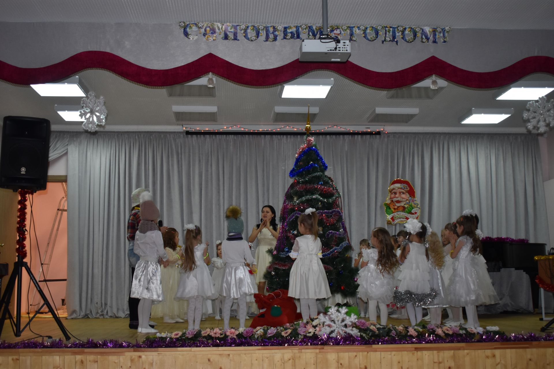 Новогодние приключения в ДШИ (Фоторепортаж)