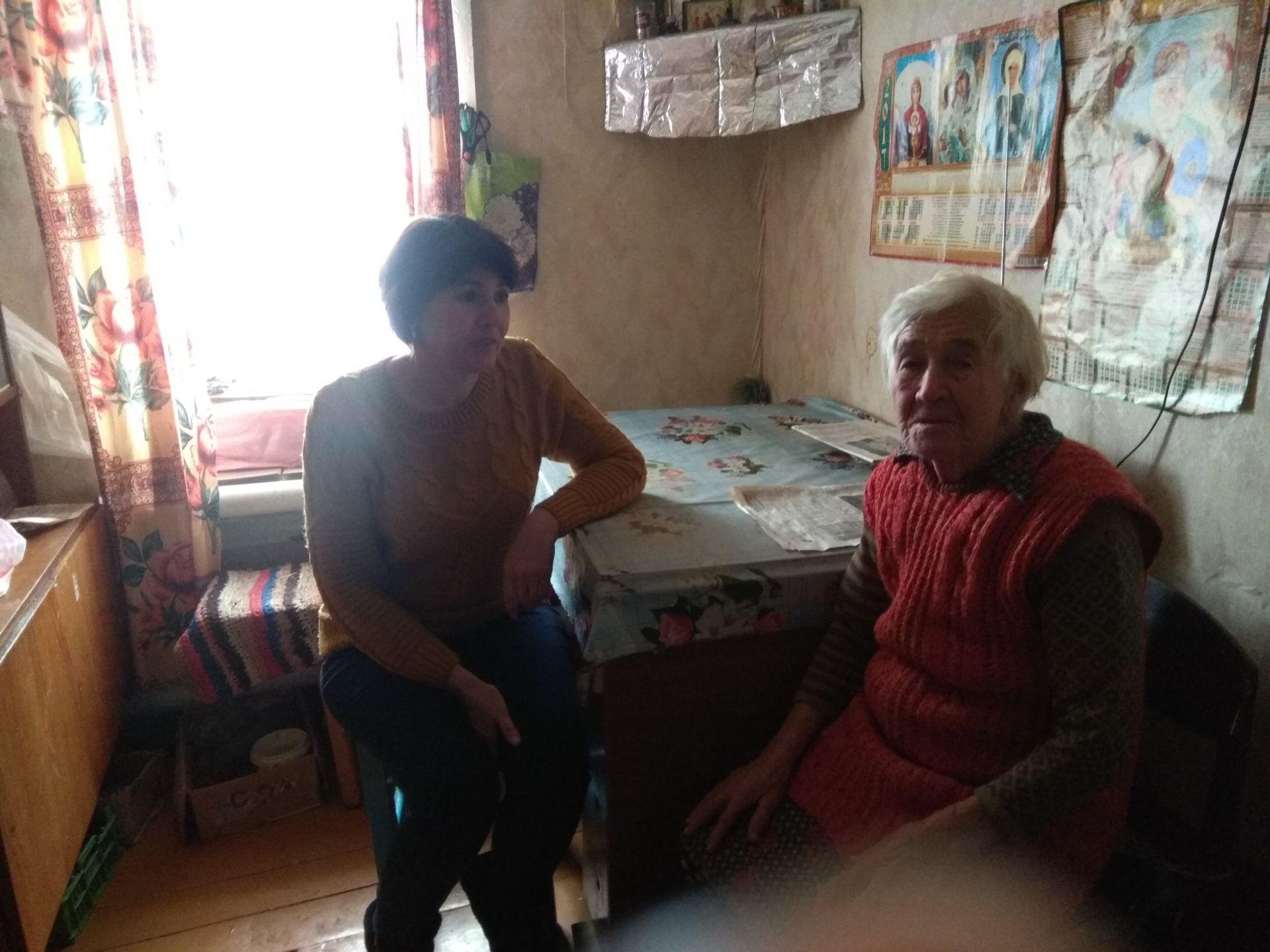 Кильдеевские работники культуры посетили на дому пенсионеров с ограниченными возможностями