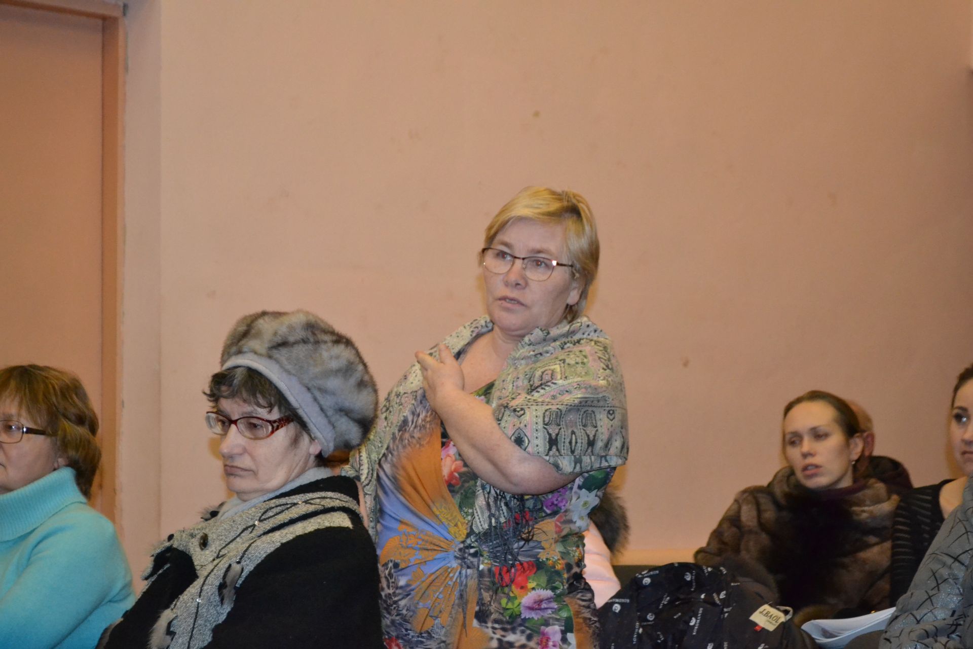 На сходе в Печищах выяснилось: местные жители задолжали за воду более 270 тысяч рублей