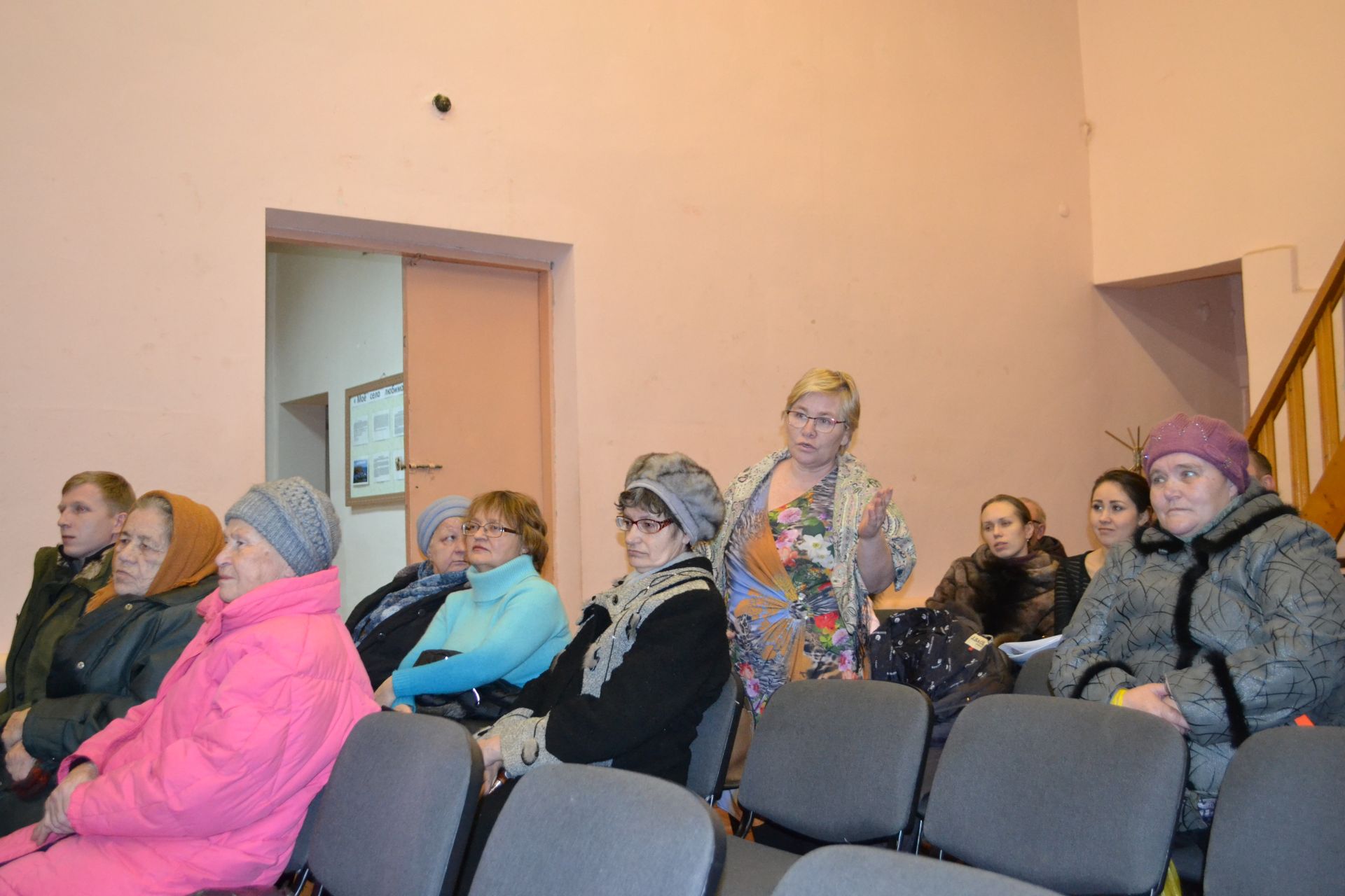 На сходе в Печищах выяснилось: местные жители задолжали за воду более 270 тысяч рублей