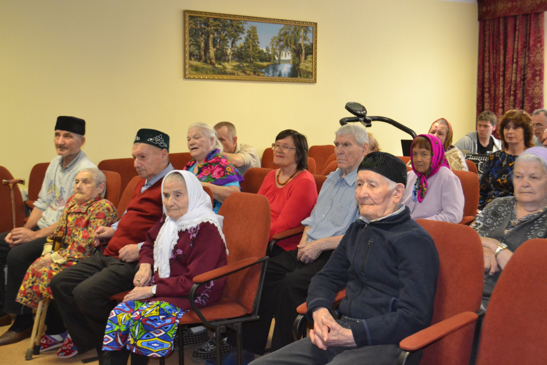 В Верхнеуслонский Дом - интернат для престарелых и инвалидов приехала группа "СаваИгнатич"