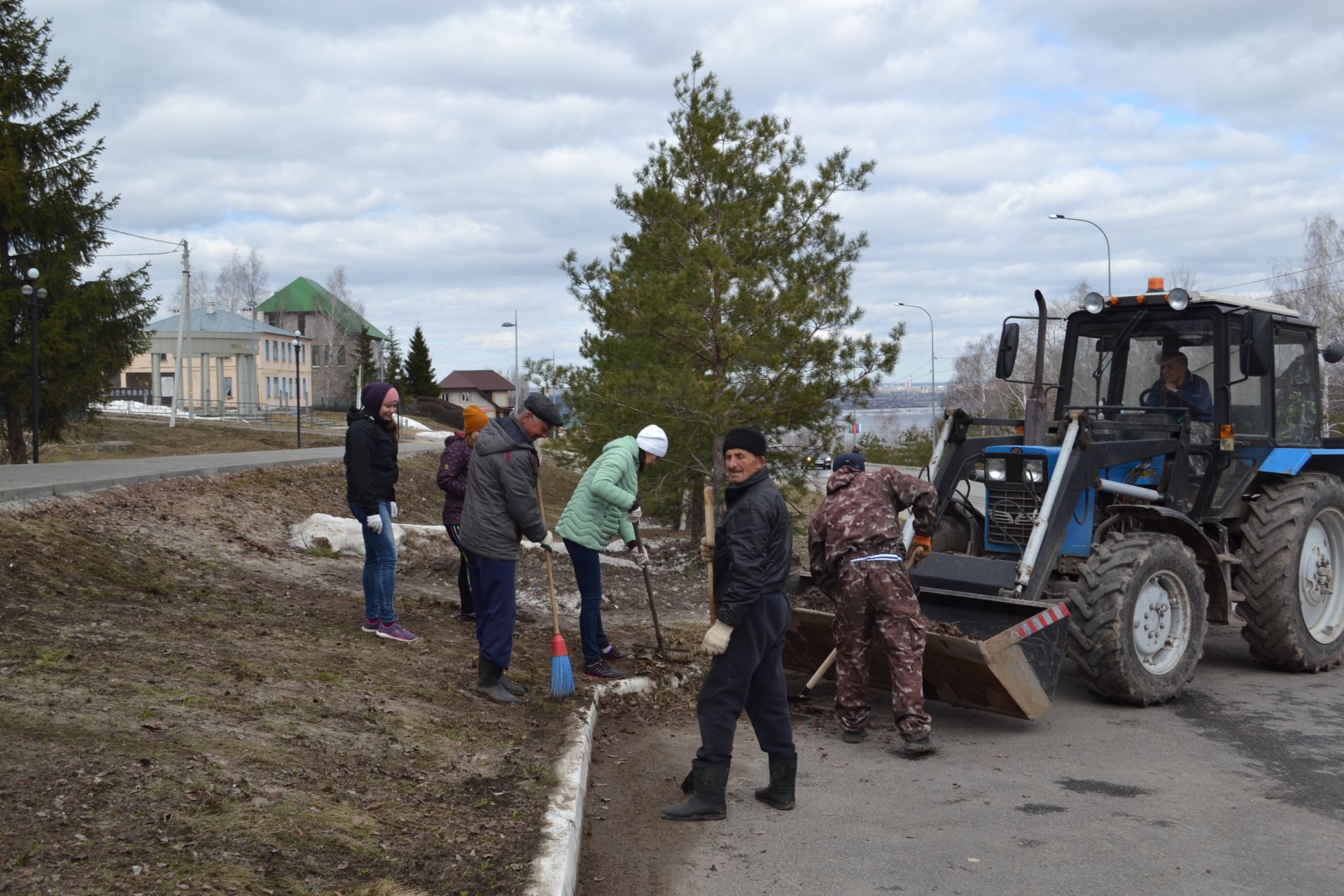 Вячеслав Раков: «Работы по благоустройству поселения будут продолжены»