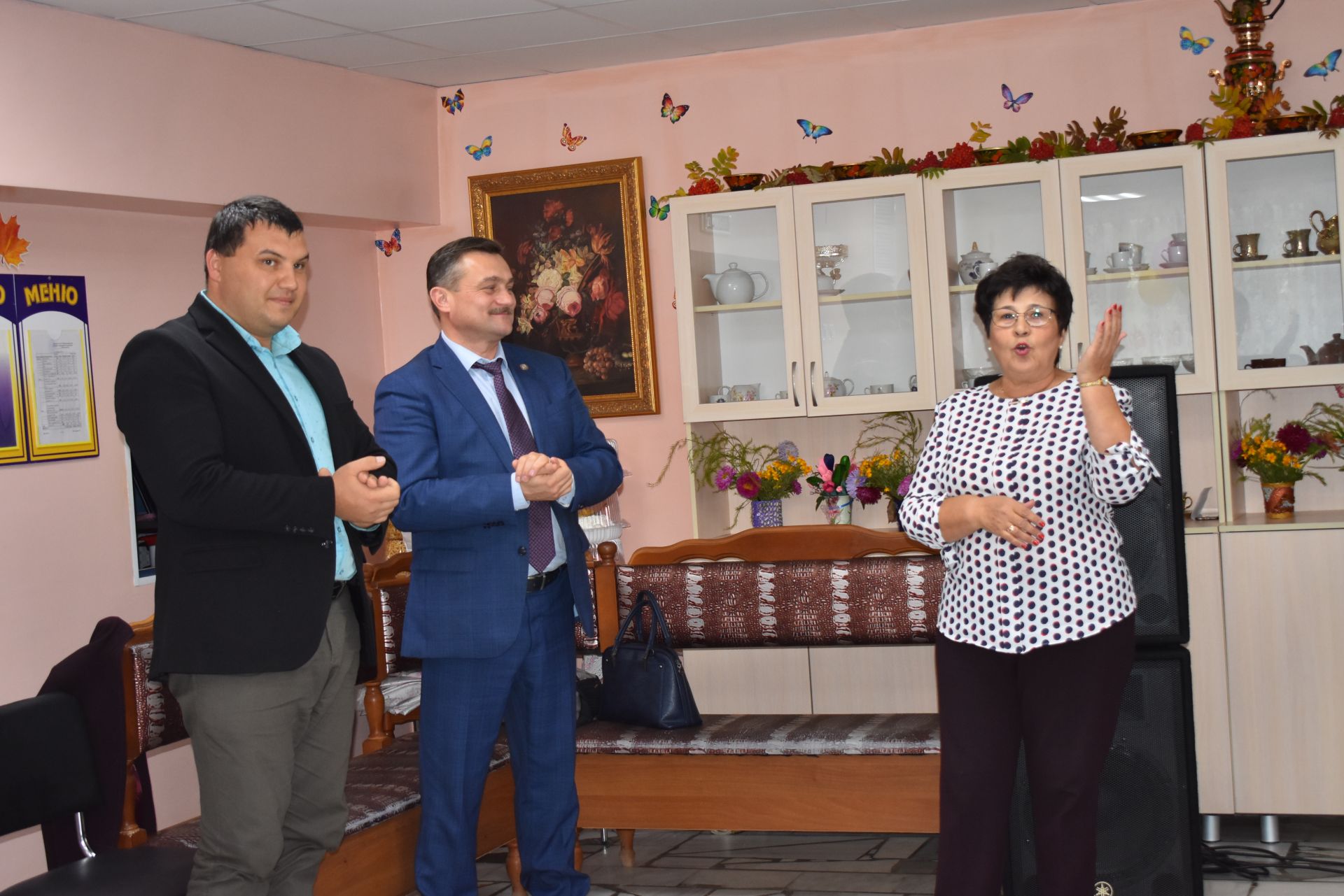 Глава района Марат Зиатдинов поздравил с праздником жителей Дома-интерната