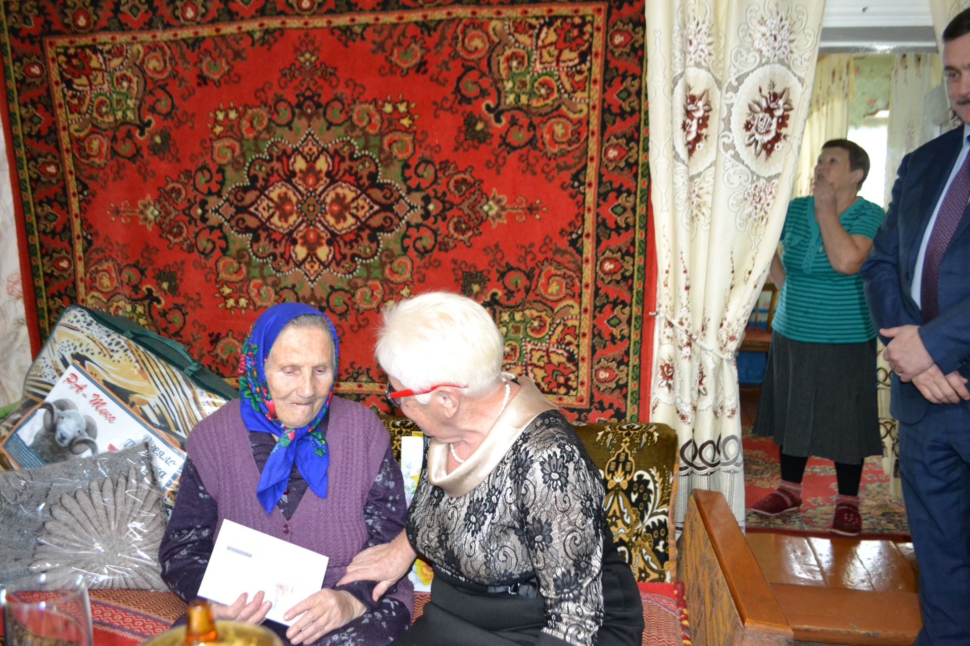 Улыбайтесь, улыбка Вам к лицу: 90 лет отметила жительница Шеланги Зоя Алексеева