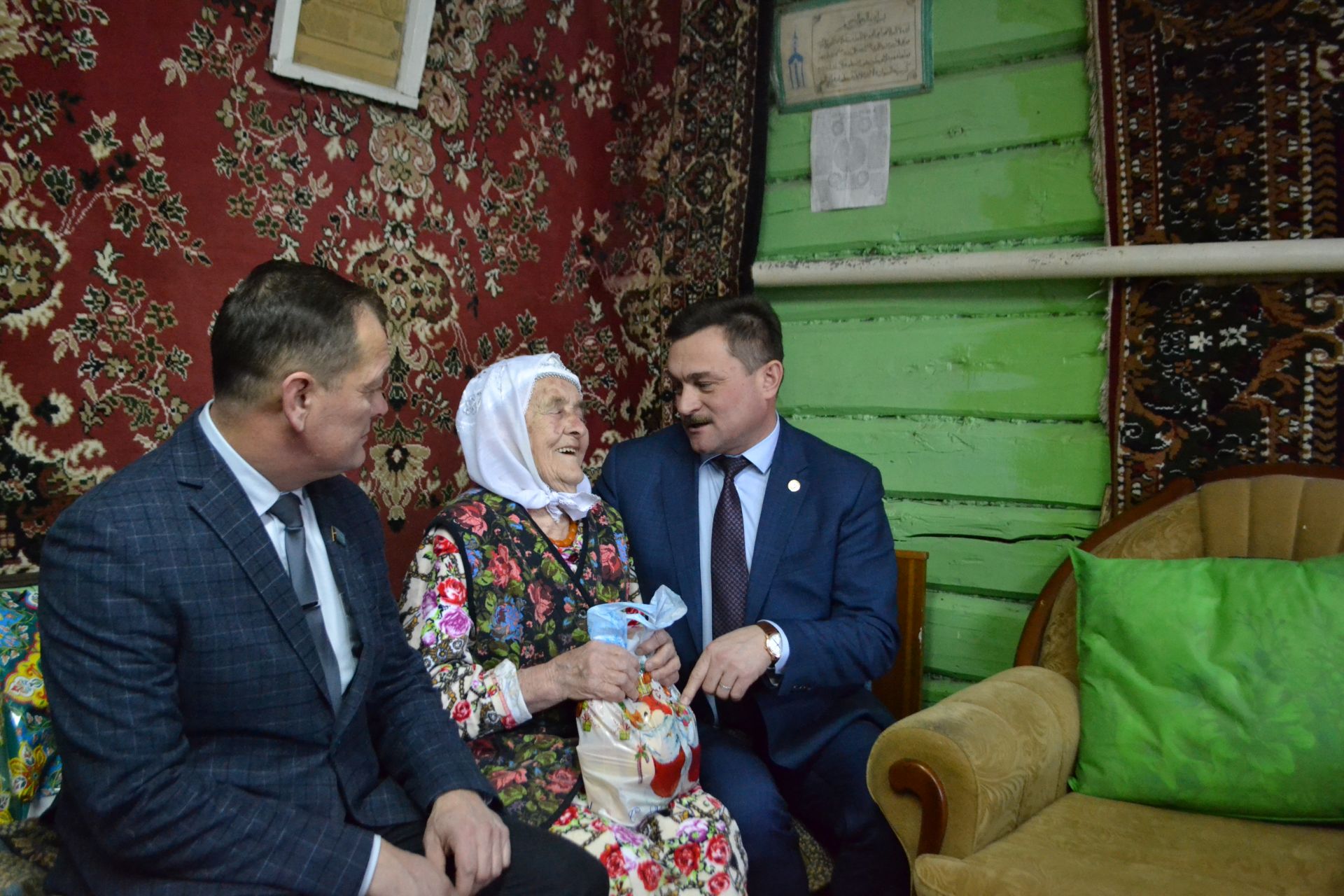 Ты женщина, какие твои годы: 90-летний юбилей отметила Файруза Сибгатова из Татарского Маматкозина