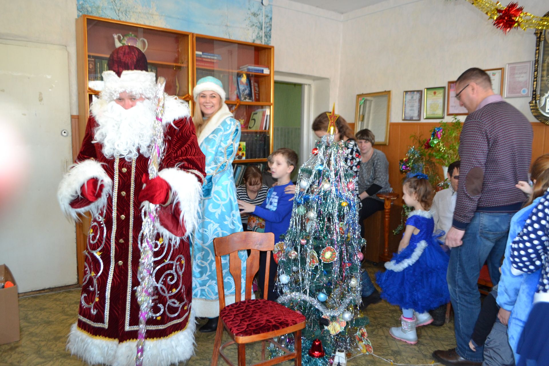 В чудеса поверили даже взрослые - В редакции газеты "Волжская новь" прошла благотворительная новогодняя елка