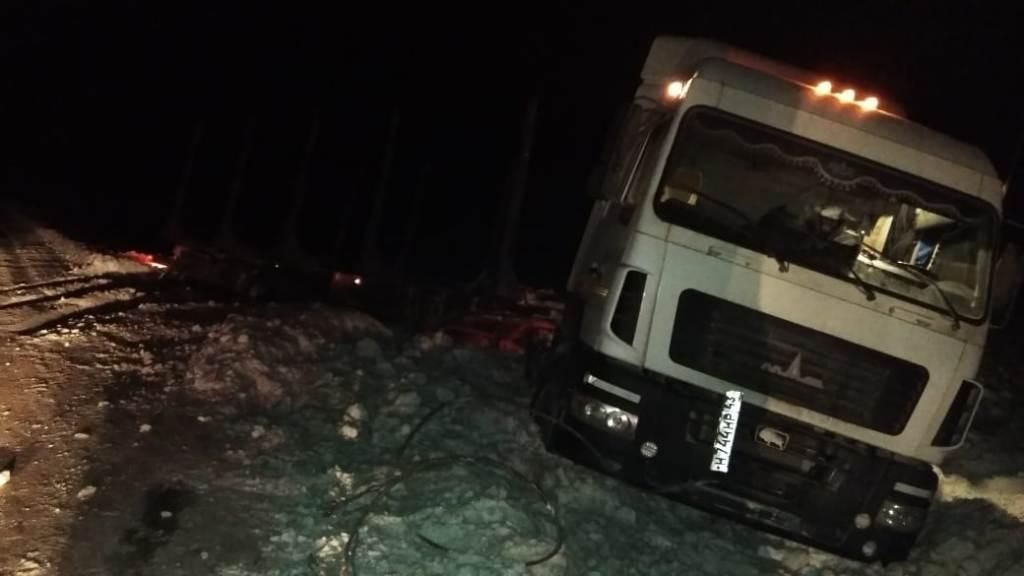 Татарстанские автоинспекторы помогли иногороднему водителю выбраться из кювета