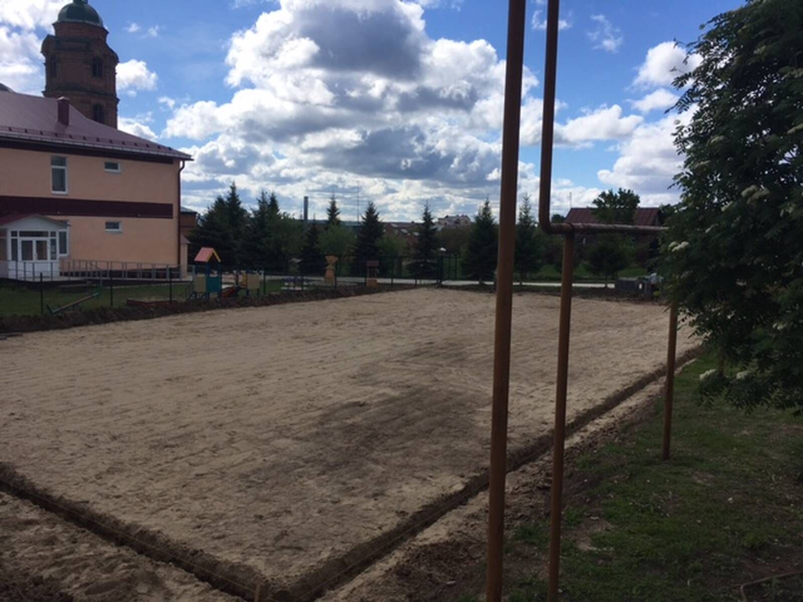 В Верхнеуслонском районе началось строительство еще одной спортивной площадки