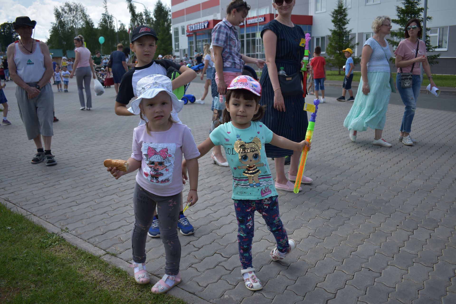 День защиты детей отметили в Верхнем Услоне (Фоторепортаж)