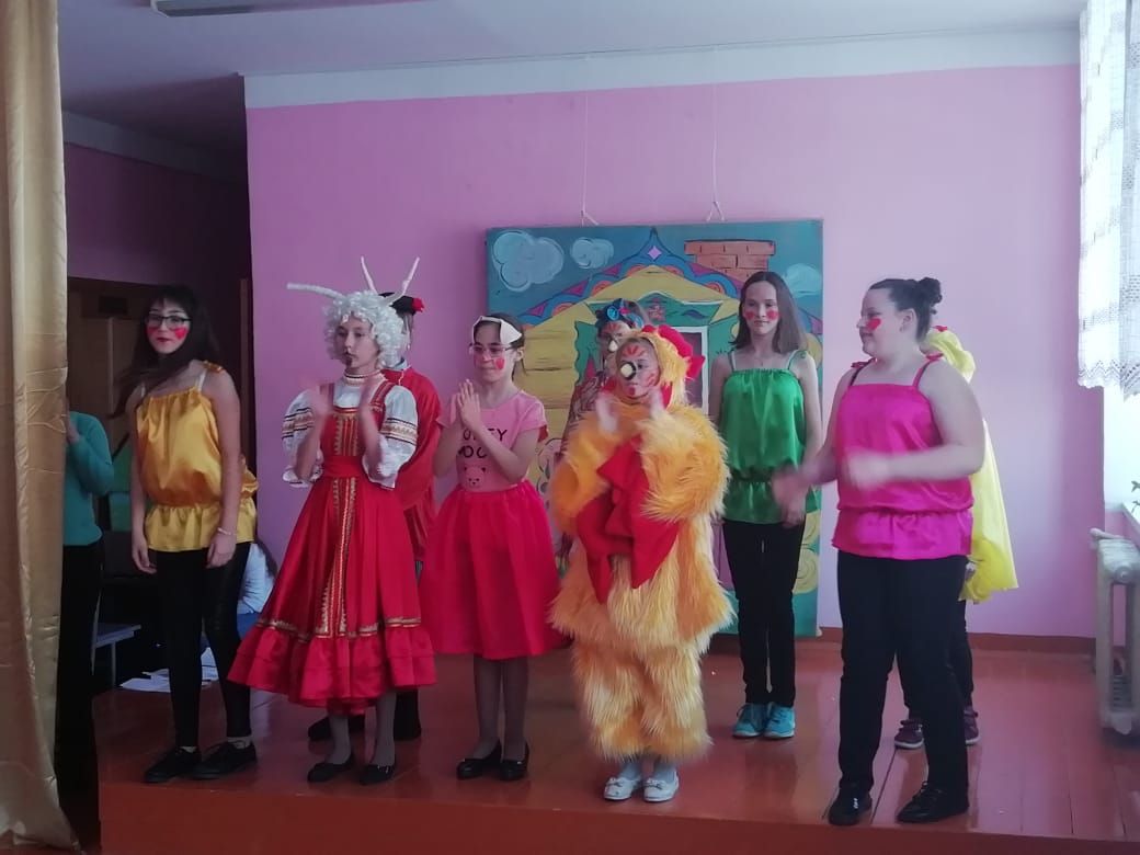 Верхнеуслонские школьники с удовольствием занимаются в театральном коллективе "Светлячок"
