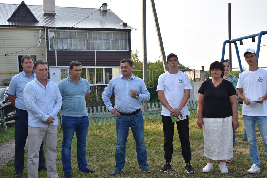 В Верхнем Услоне жители обсудили благоустройство придомовой территории в рамках проекта "Наш двор"