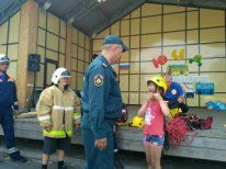В детском лагере «Дзержинец» Верхнеуслонского района спасатели провели с ребятами профилактические беседы