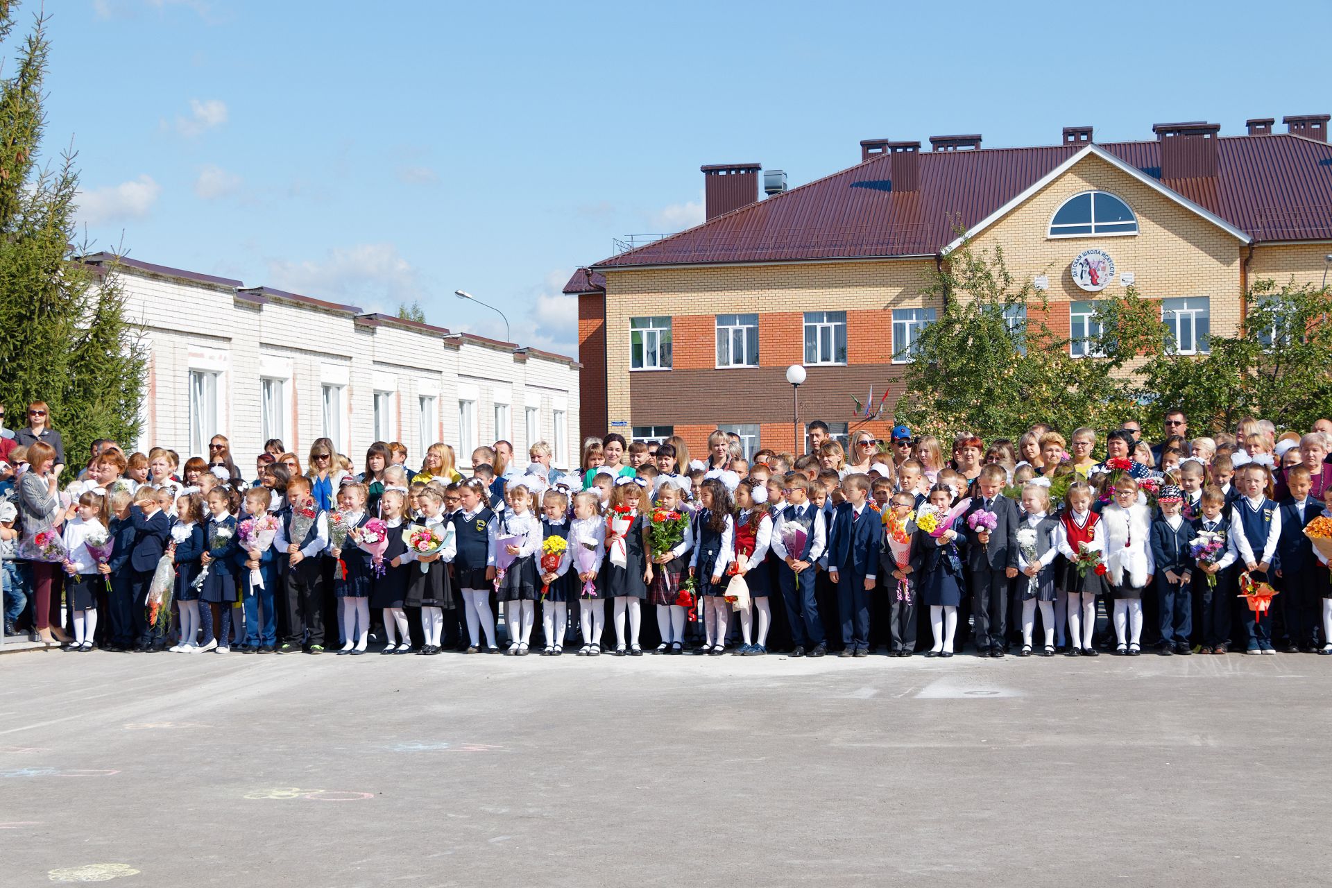 Верхнеуслонская гимназия встретила своих воспитанников после капитального ремонта