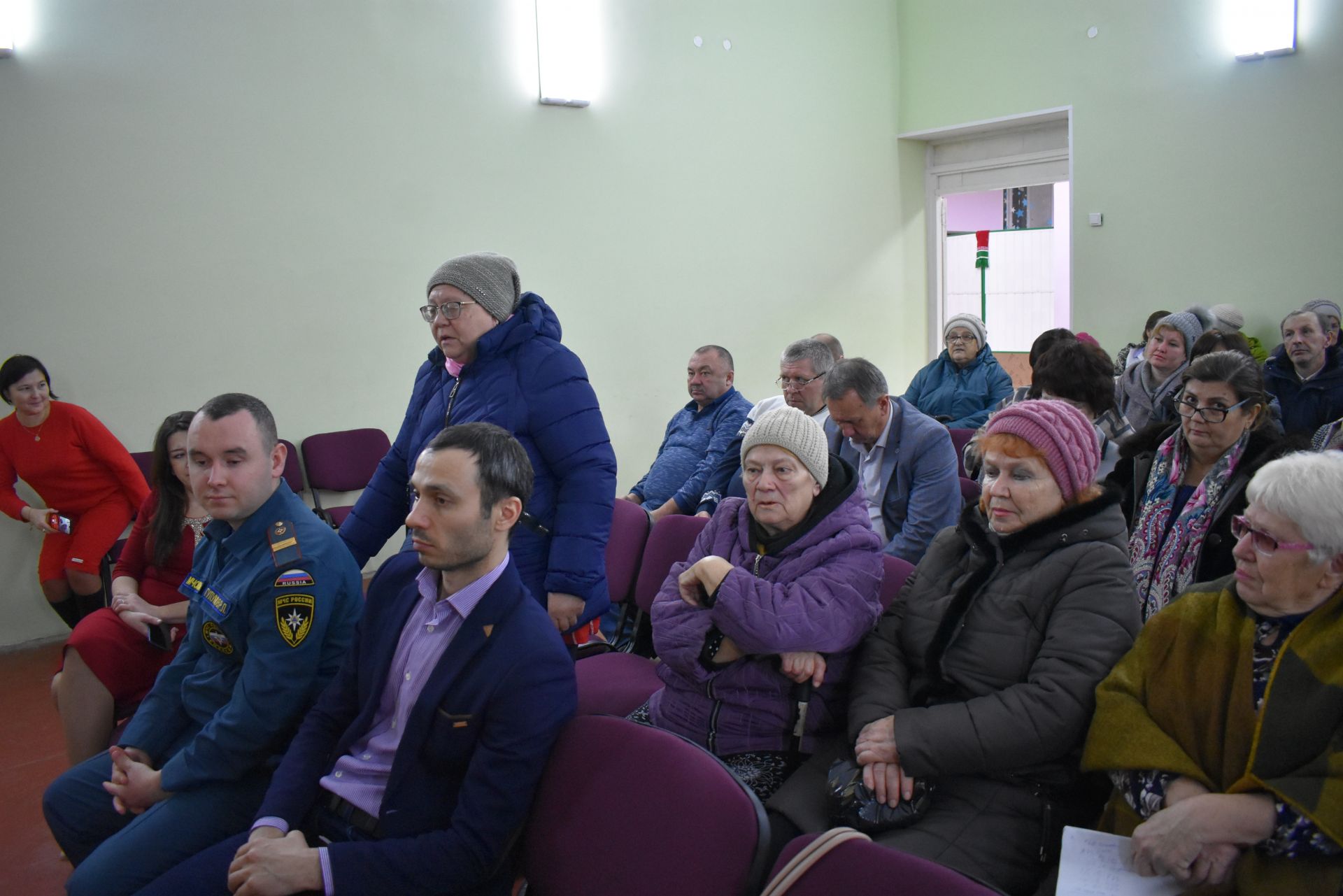 Усилить работу с должниками рекомендовали главе Октябрьского поселения