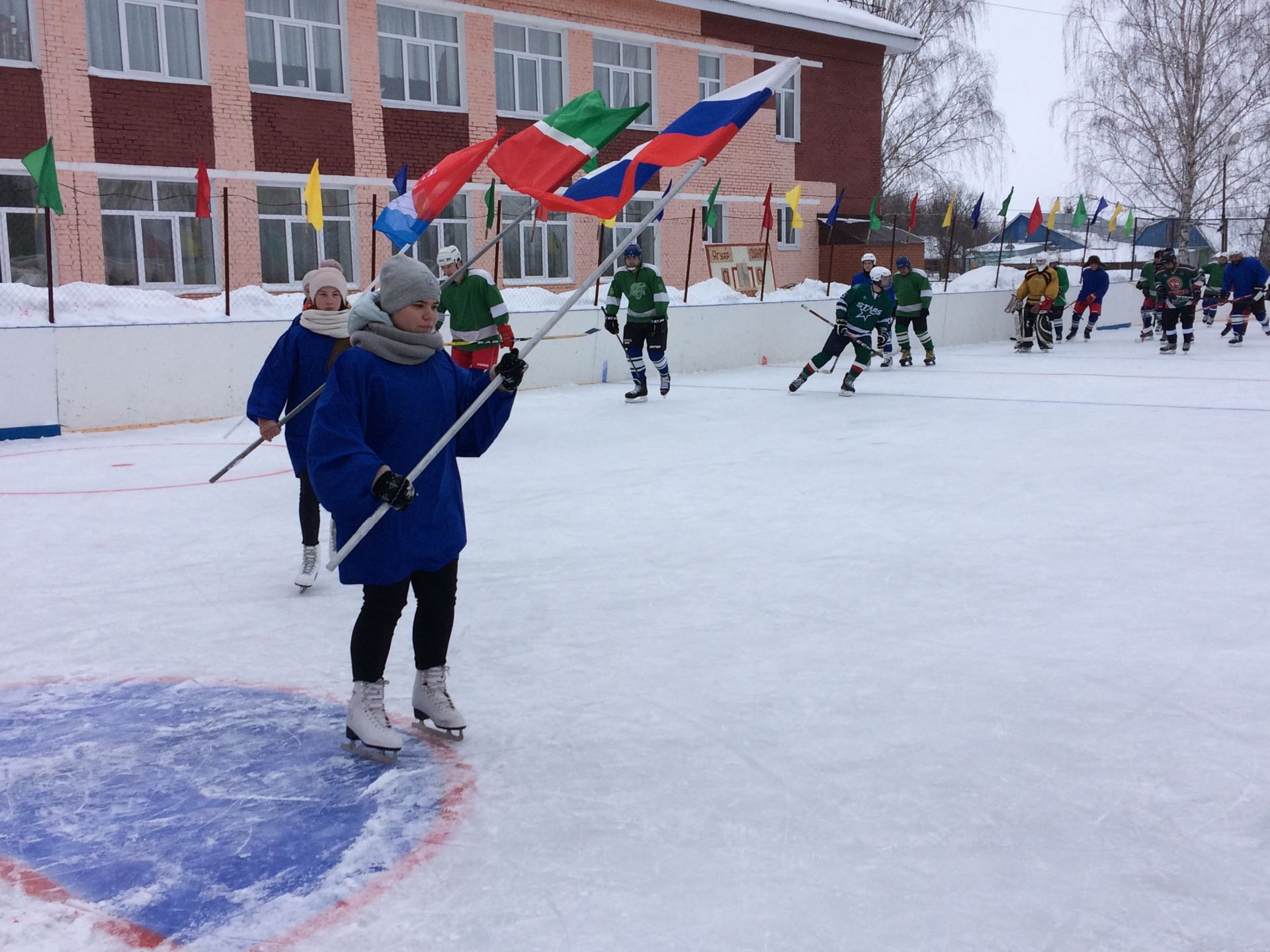 В Макулове торжественно открыли XVII хоккейный турнир