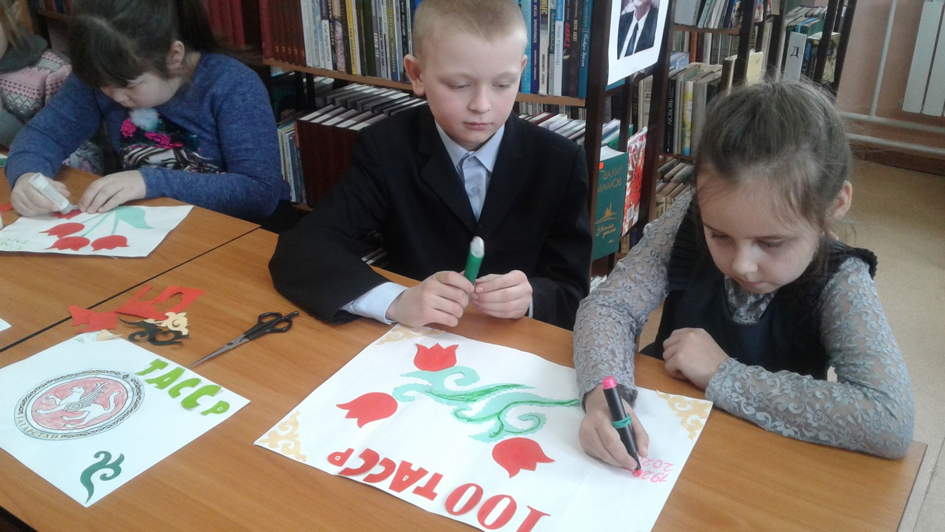 Юные читатели Матюшинской библиотеки присоединились к районной акции «Лучшая поздравительная открытка с логотипом ТАССР»