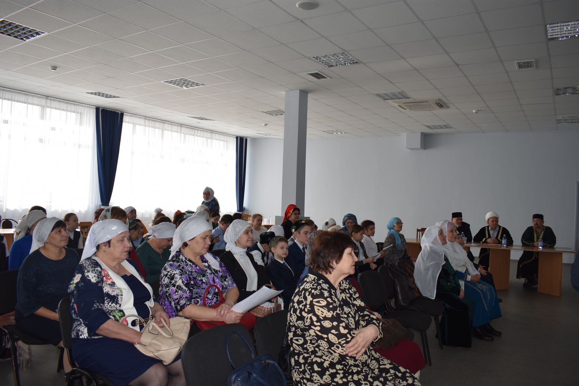 В Верхнем Услоне прошла научно-практическая конференция, посвященная Международному дню родного языка