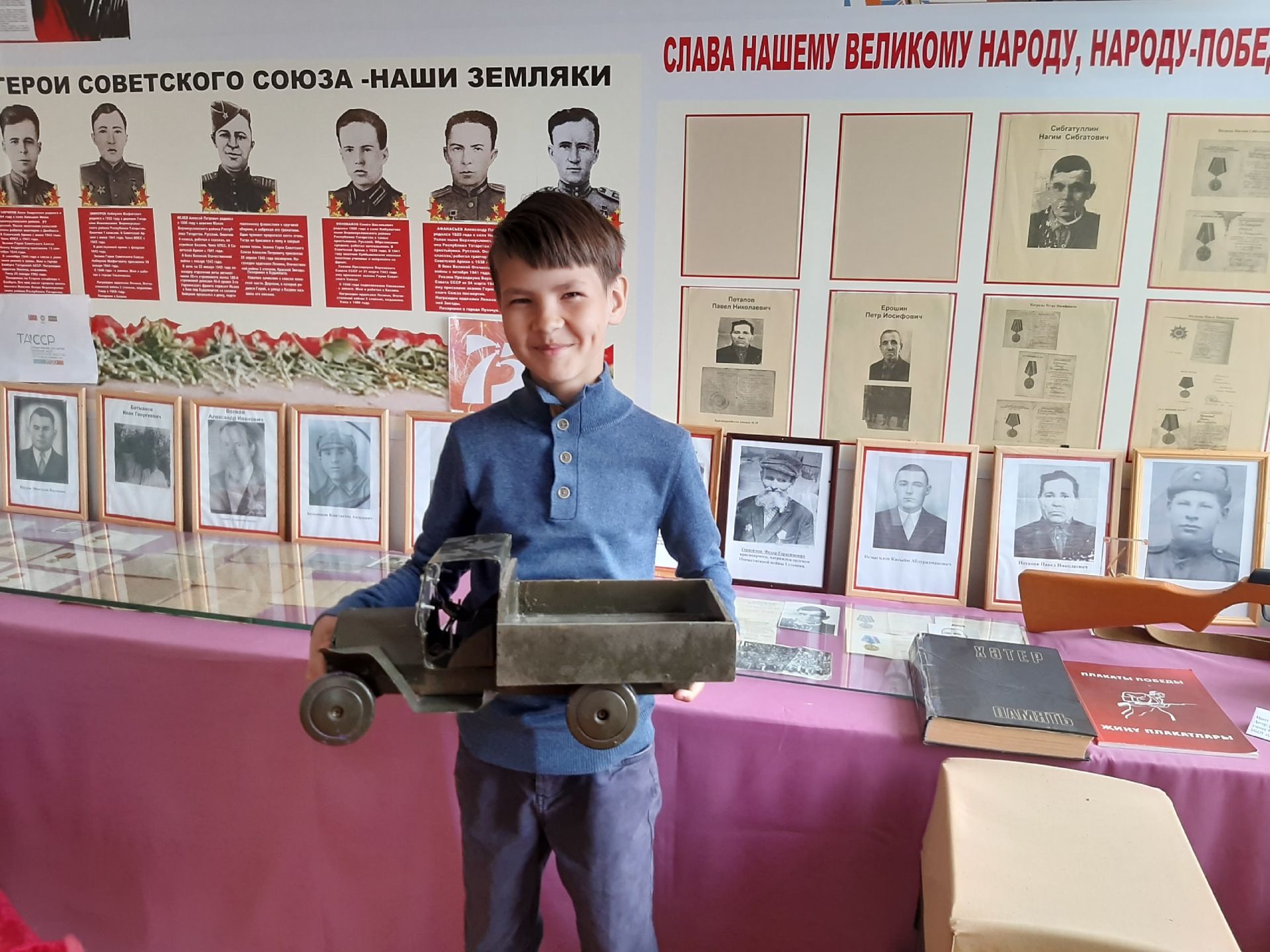 Юный мастер из Янги Болгар готов своими руками сделать макет танка, на котором совершил подвиг Семен Коновалов
