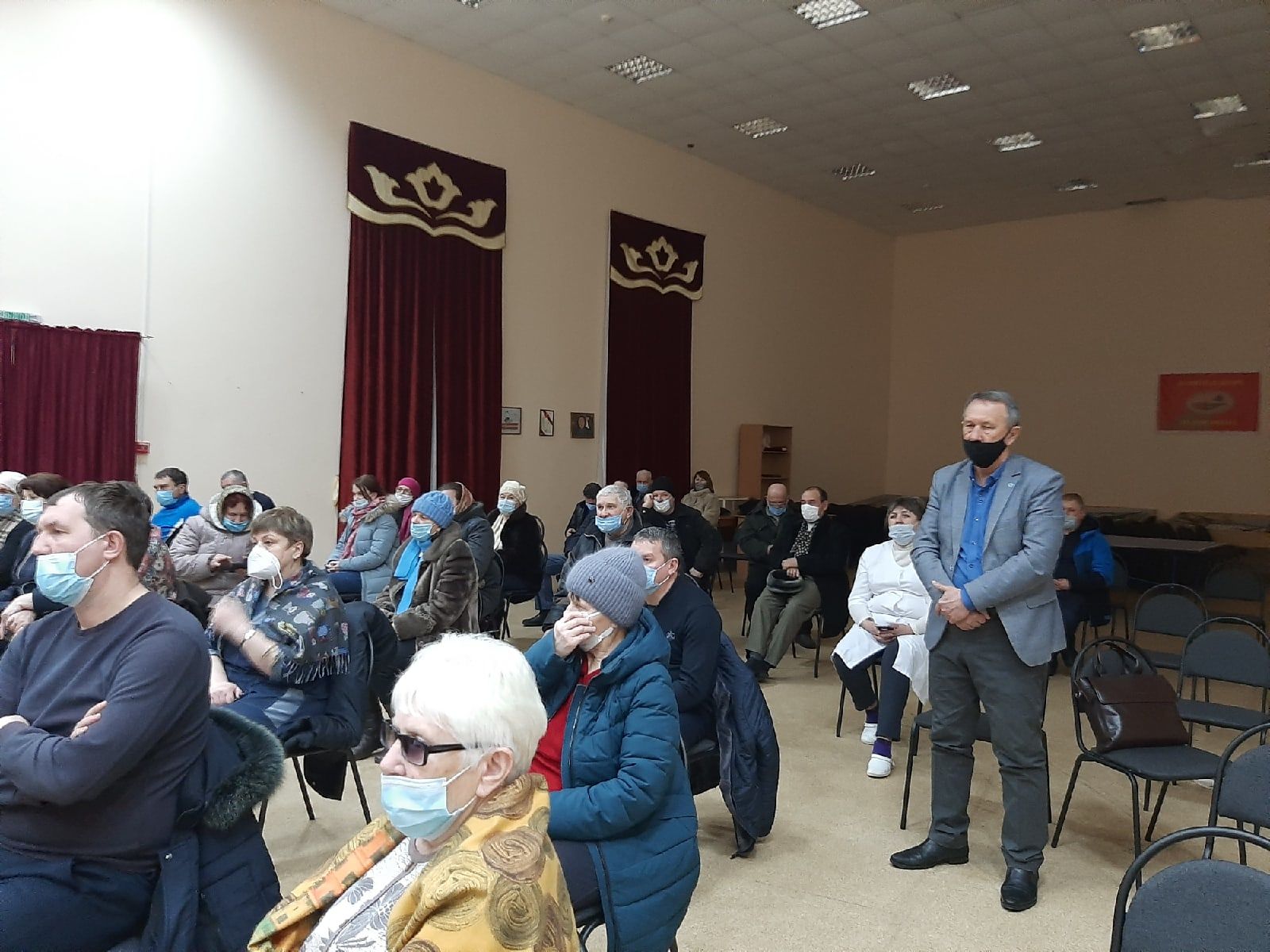 Сход граждан в Введенской Слободе прошел при небольшом количестве жителей села