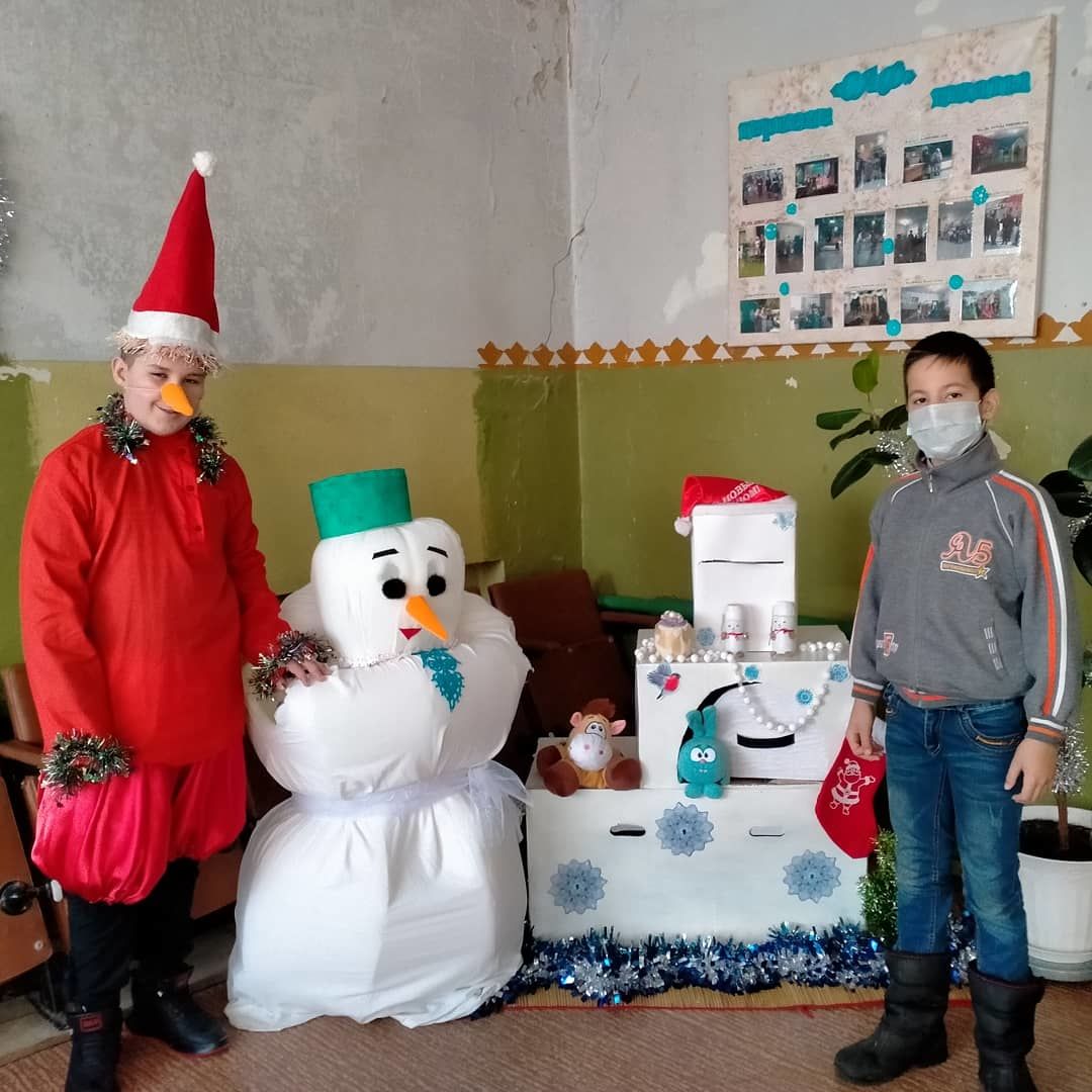 Снеговик и Снегурочка устроили танцевальный баттл в Янги-Болгарах