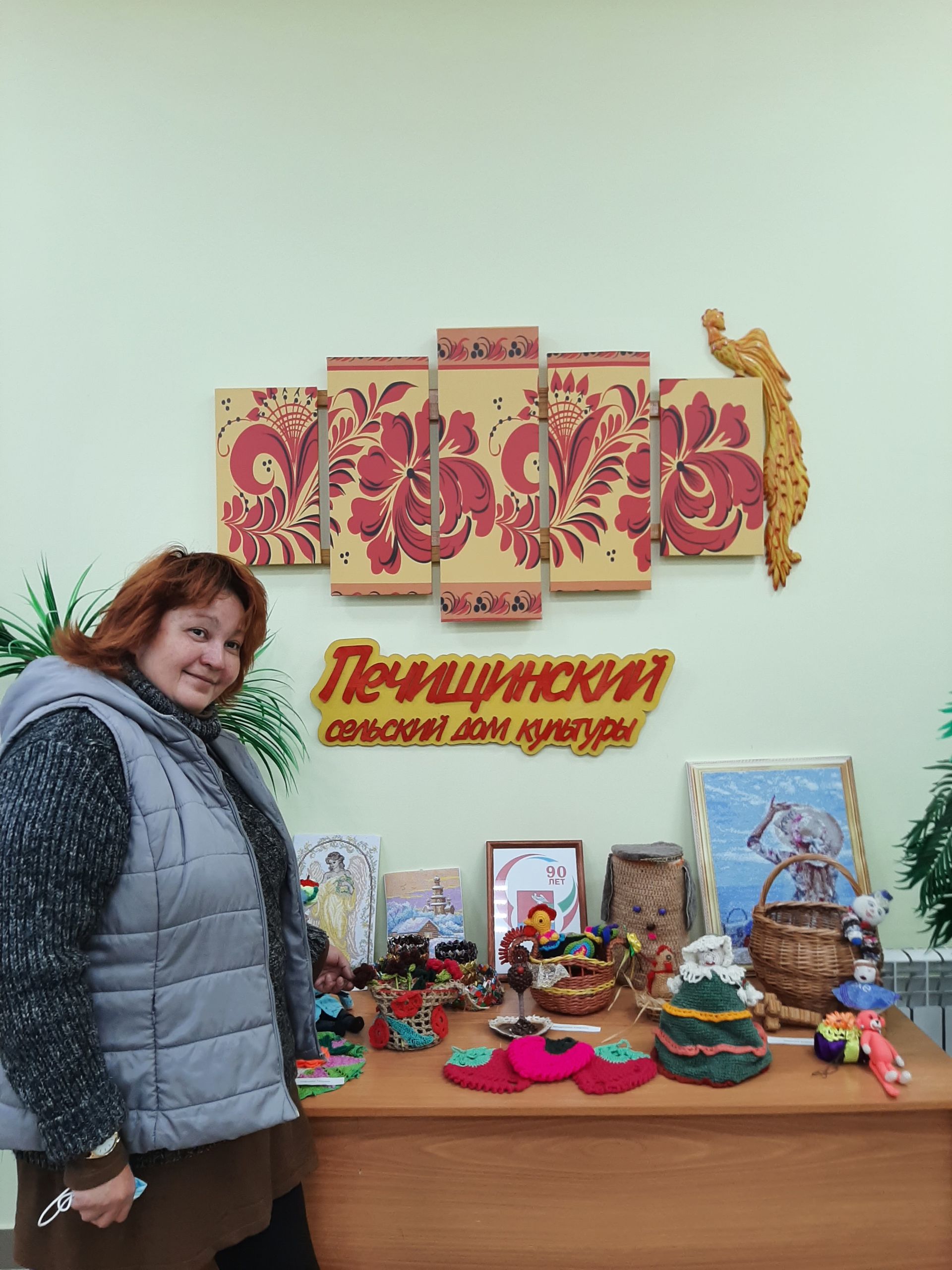В Печищинском Доме культуры открылась выставка «Добрых рук творенье»