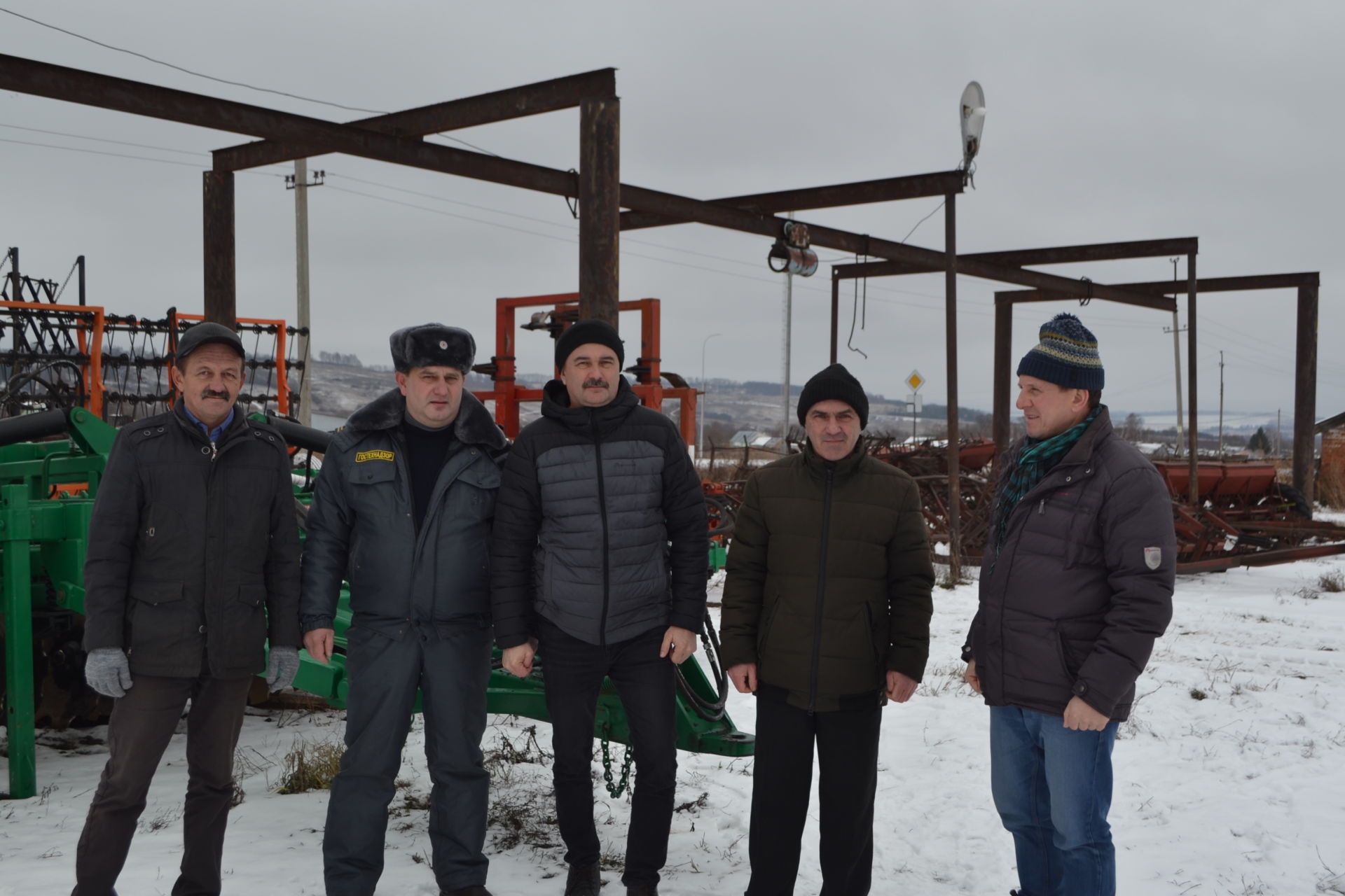 В Верхнеуслонском районе завершена подготовка сельхозтехники к зиме (фоторепортаж)