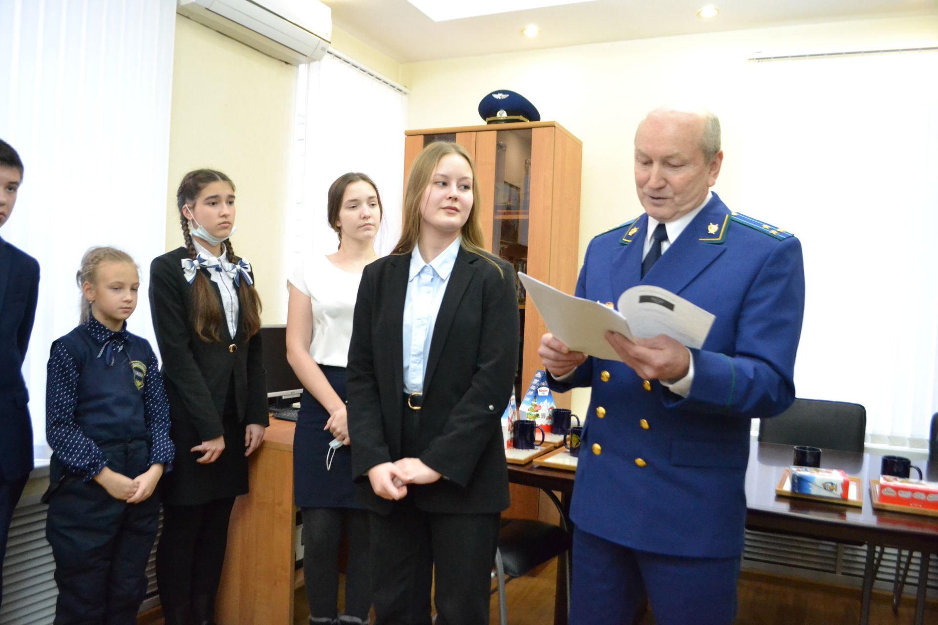 Верхнеуслонские школьники, написавшие письмо прокурору, получили подарки