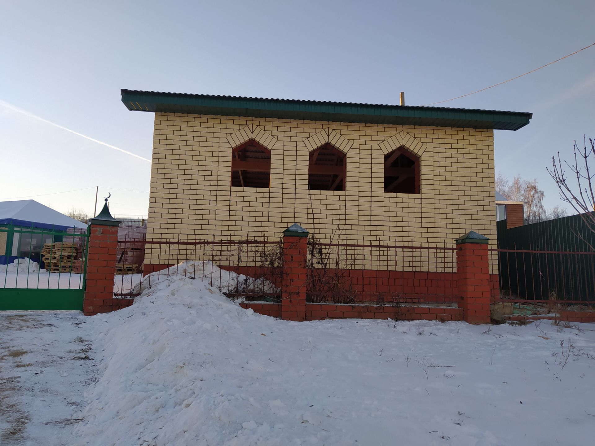 В мечети «Салихжан» продолжаются строительные работы