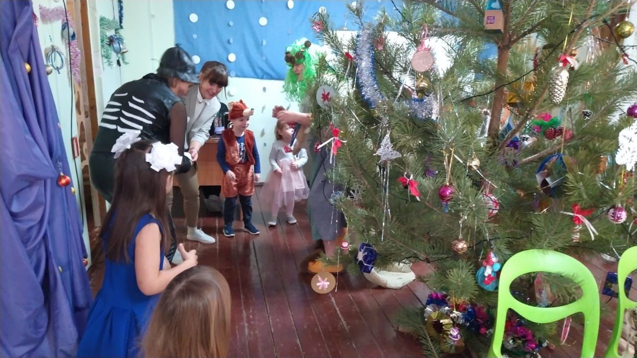 В Центре дополнительного образования в Верхнем Услоне прошла новогодняя елка