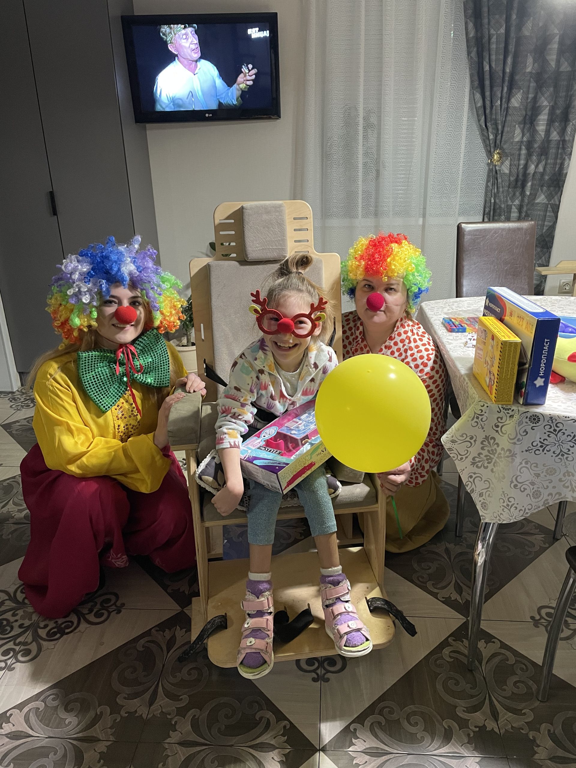 В Верхнеуслонском районе для особенных детей был организован праздник с доставкой на дом
