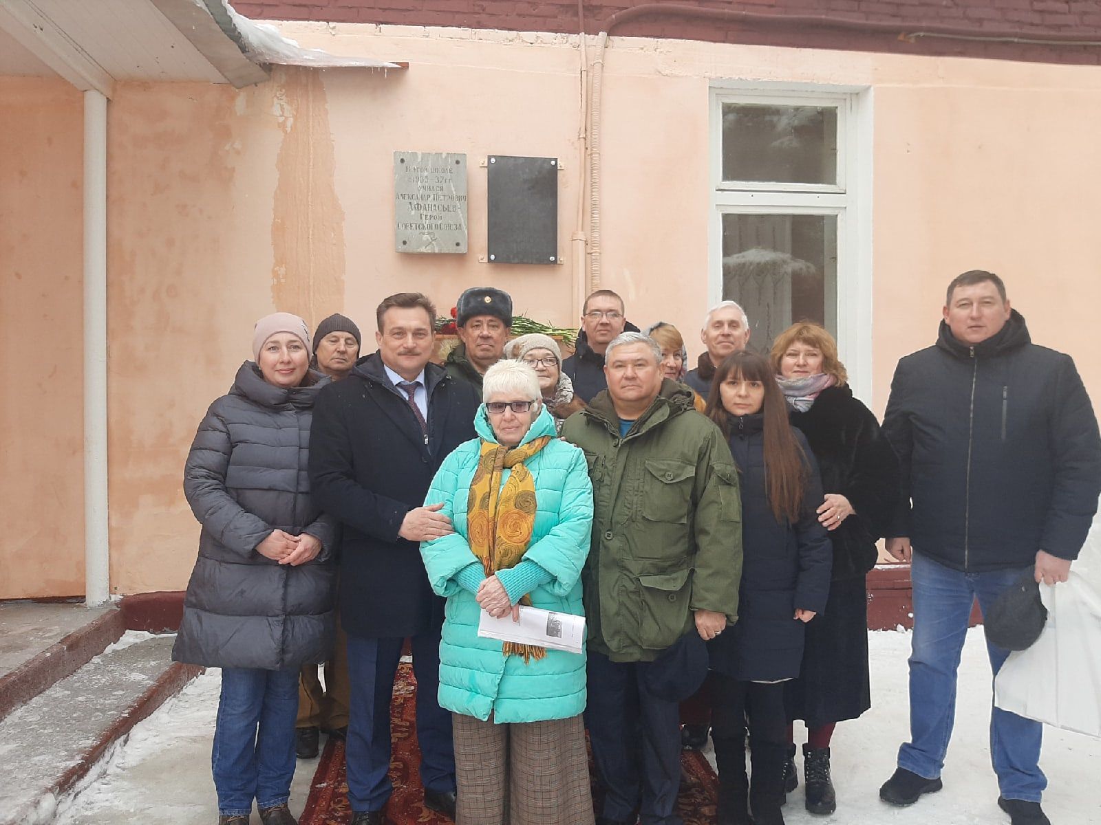 В Нижнем Услоне открыли мемориальную доску воину-афганцу Владимиру Белову