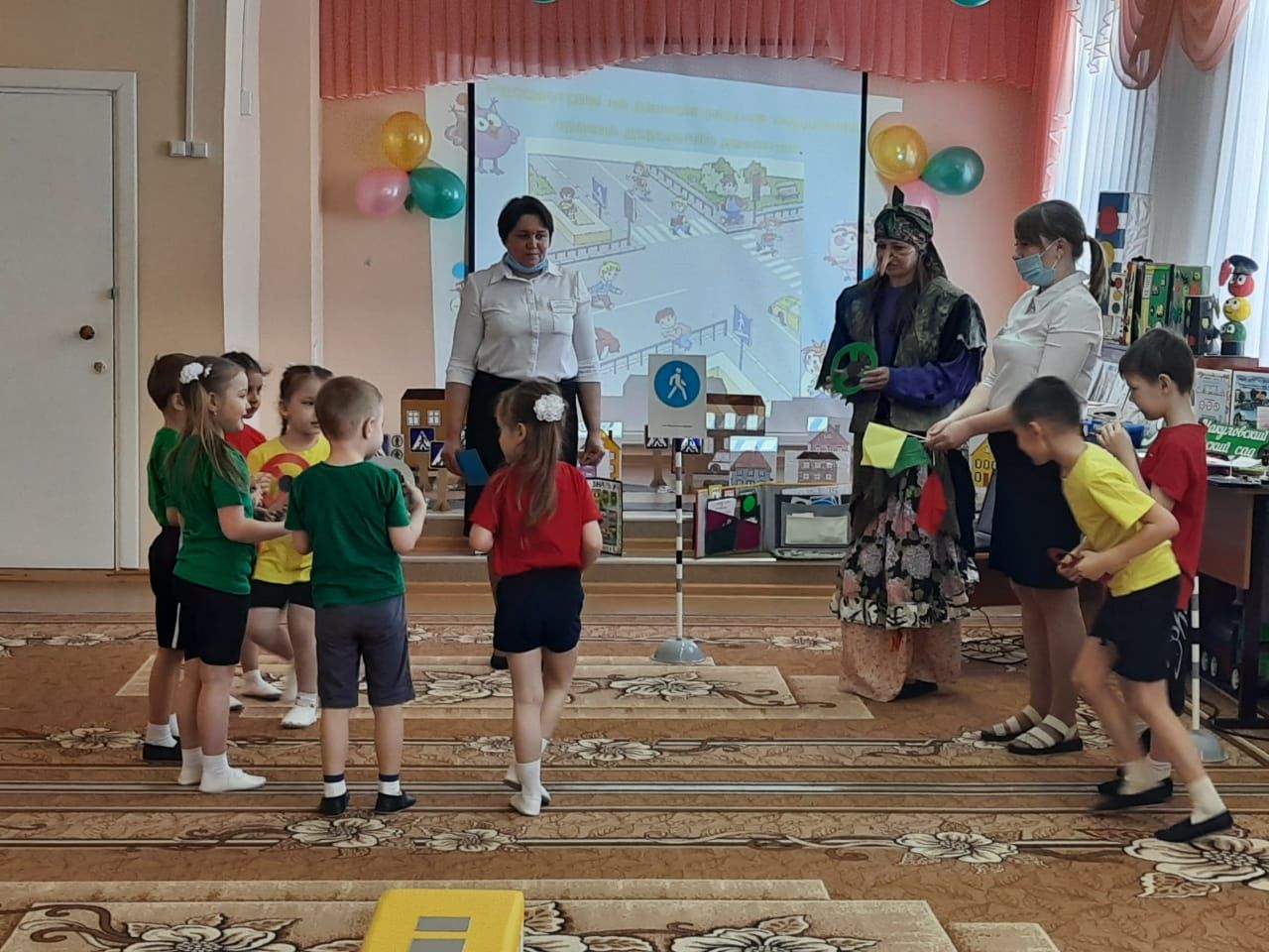 В Макуловском детском саду прошел "День безопасности дорожного движения"