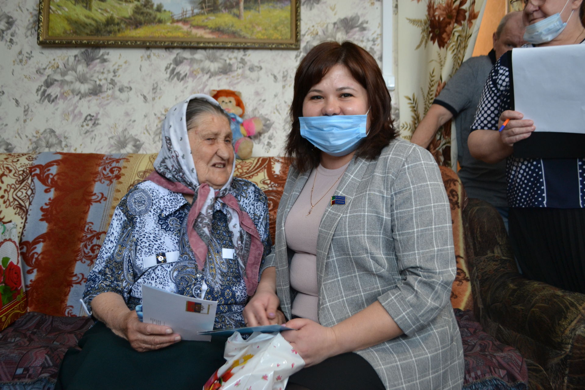 Марат Зиатдинов поздравил с днем рождения очередного долгожителя