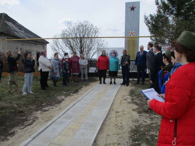 В Уланове открыли памятник павшим воинам
