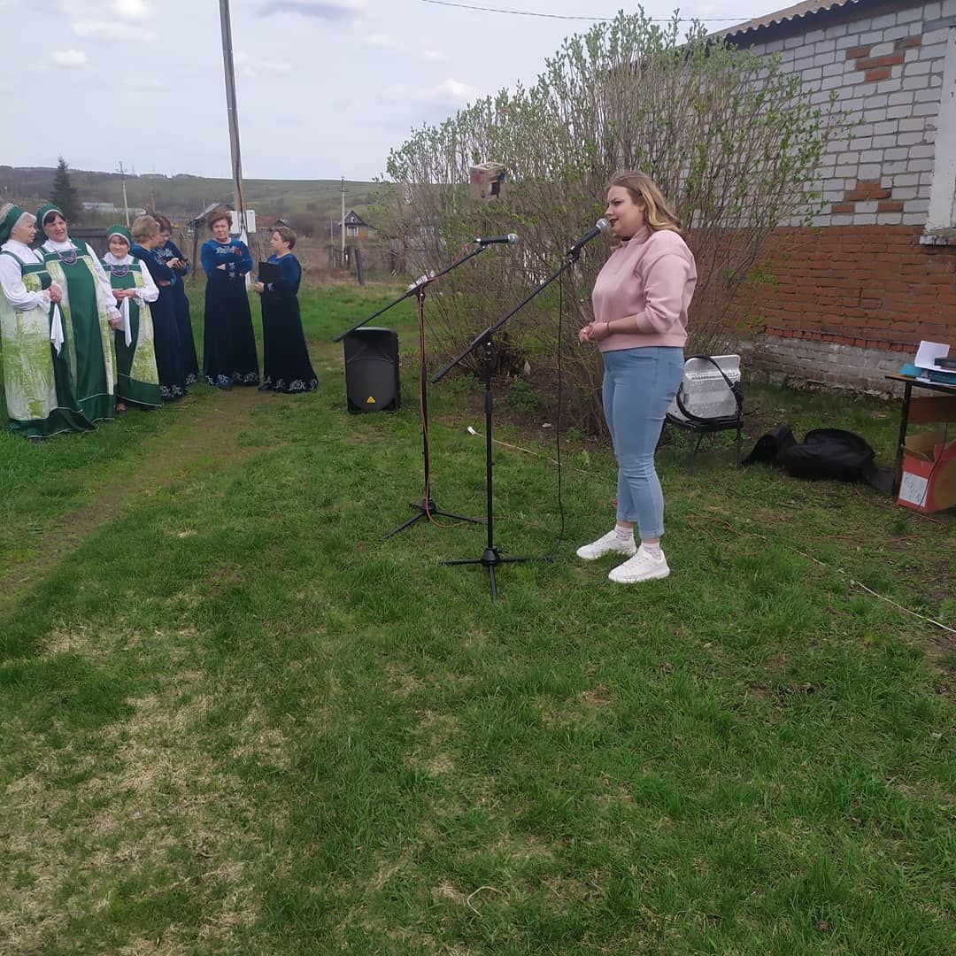 В канун Дня Победы в Русском Бурнашеве прошел праздничный концерт