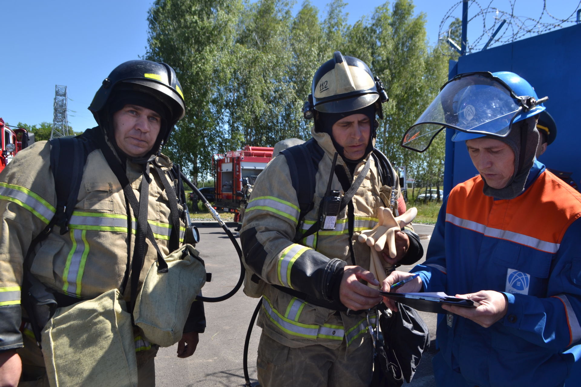 Пожарные и энергетики Верхнеуслонского района потушили условный пожар (фоторепортаж)