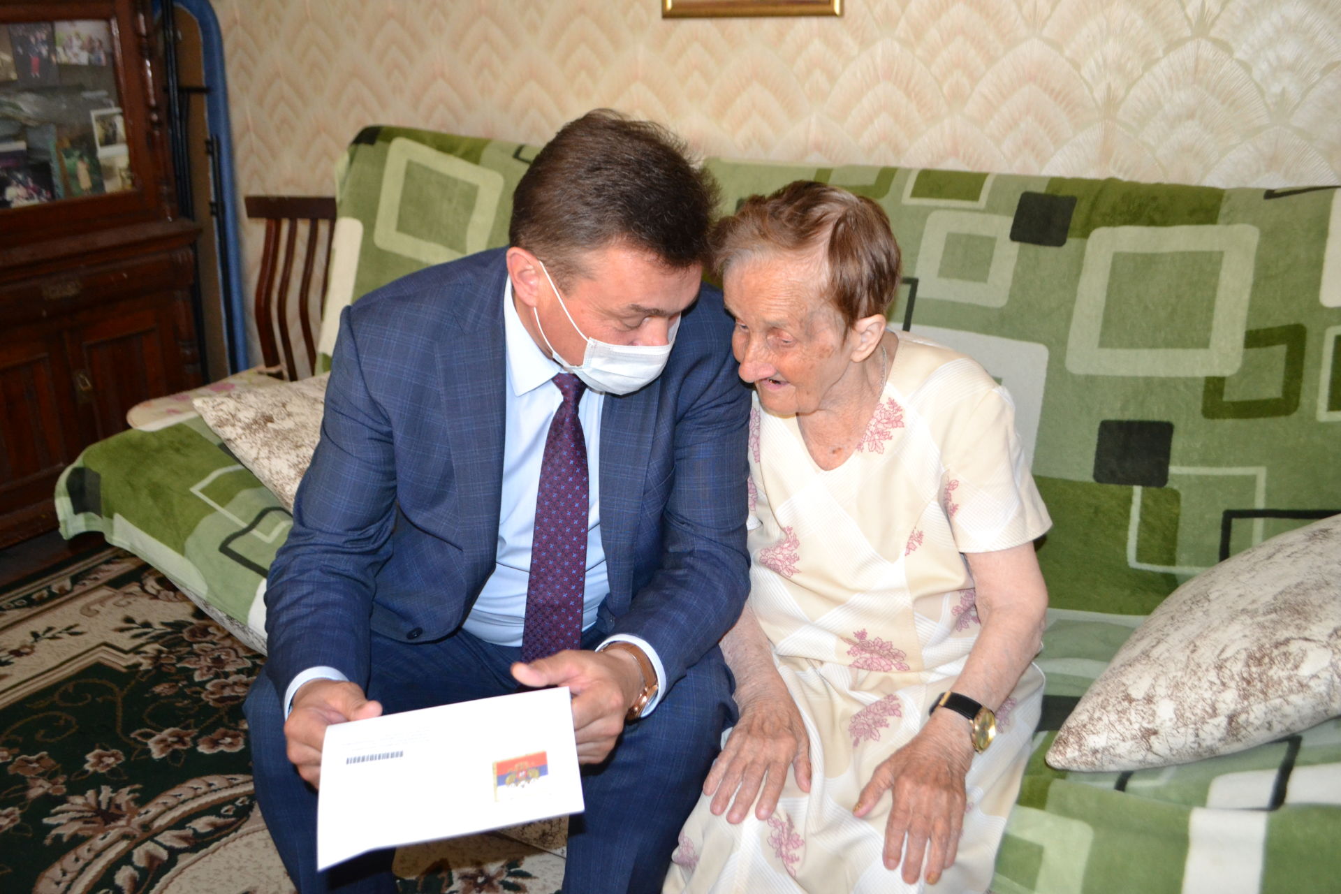Людмила Овчинникова из Нижнего Услона отметила 90-летний юбилей