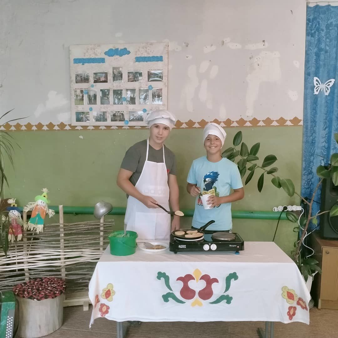 В Янгиболгарах прошел мастер-класс по приготовлению блинов