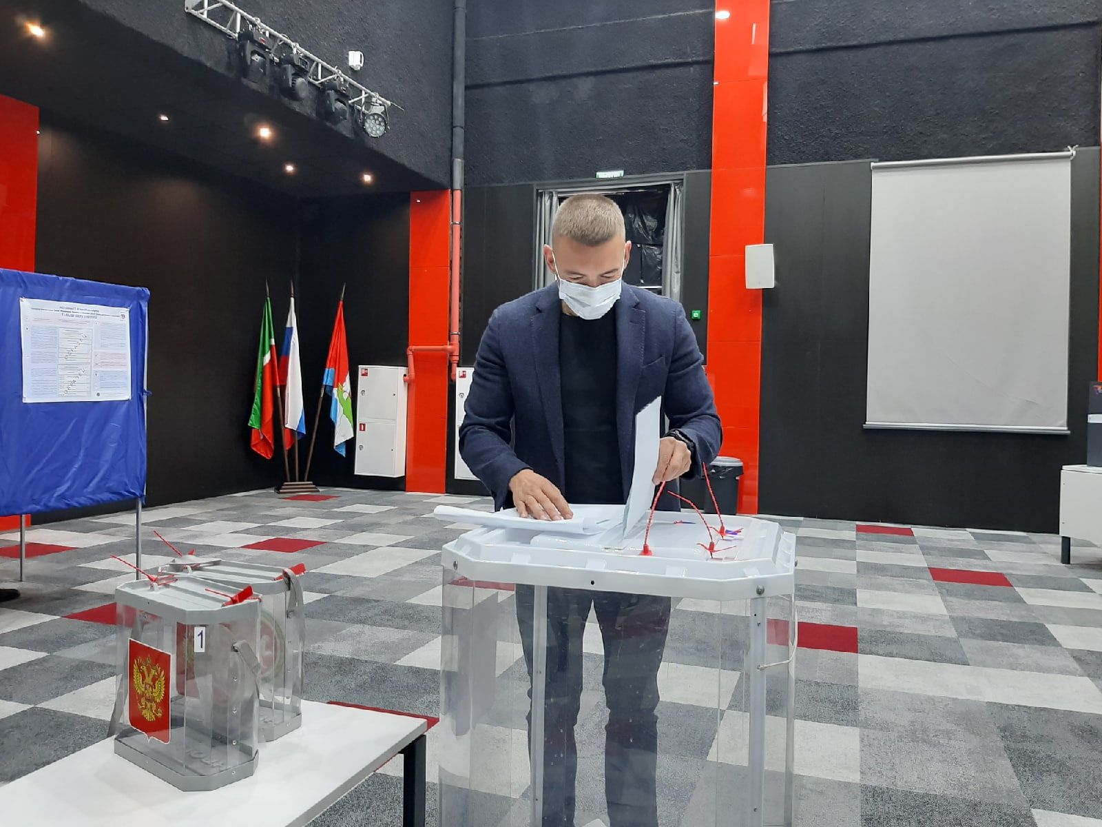 Заместитель премьер-министра Республики Татарстан проголосовал в Верхнеуслонском районе