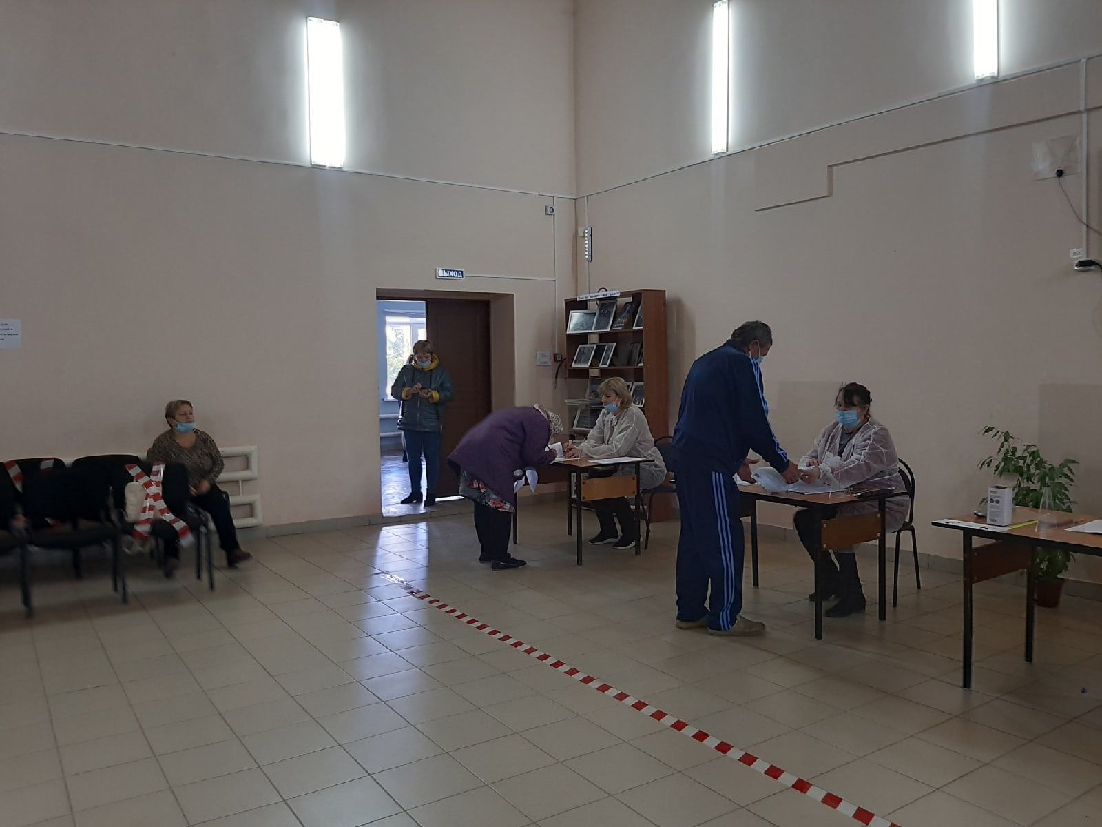 За ходом голосования в Куралове следят наблюдатели от кандидатов в местные депутаты