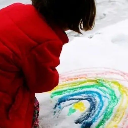 В Янги Болгарах учились рисовать на снегу