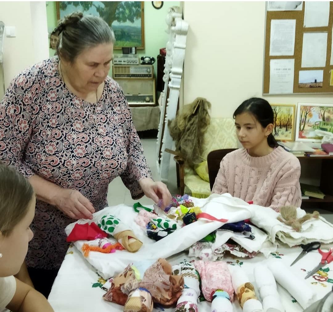 Морквашские школьники приняли участие в мастер – классе «Обереги дома и семьи»
