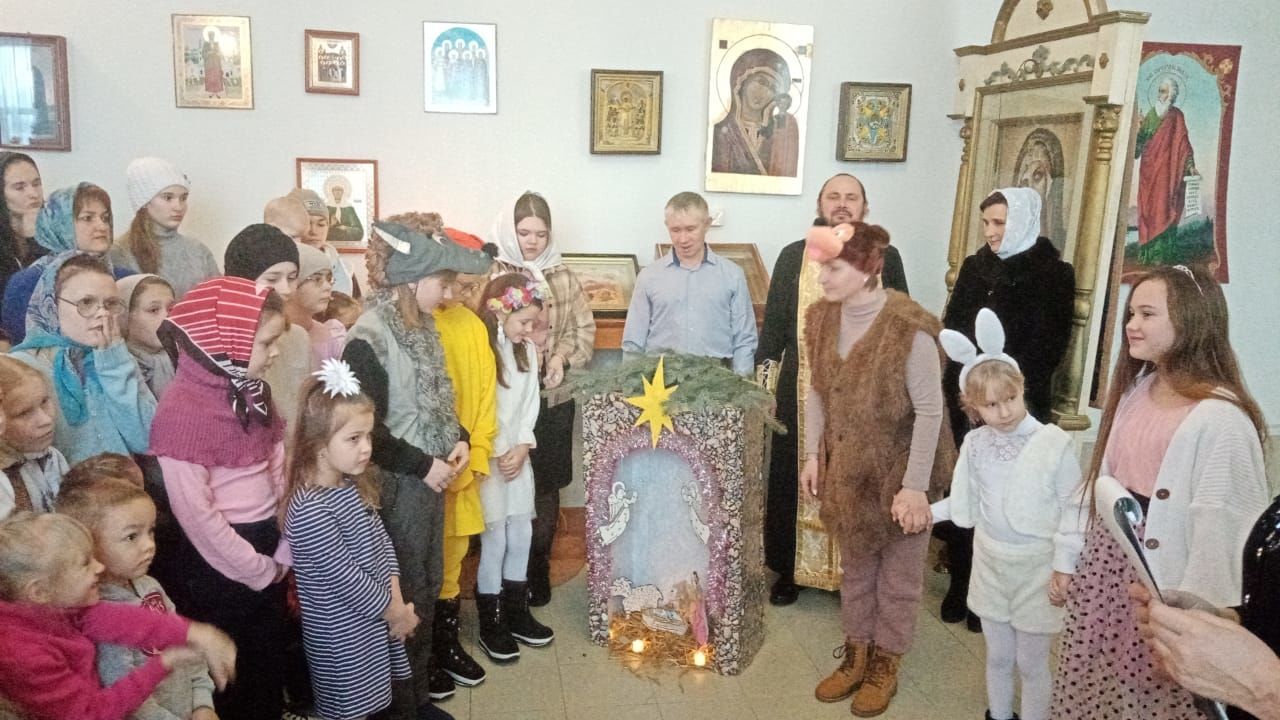 Традиционная рождественская елка для детей прошла в Куралове