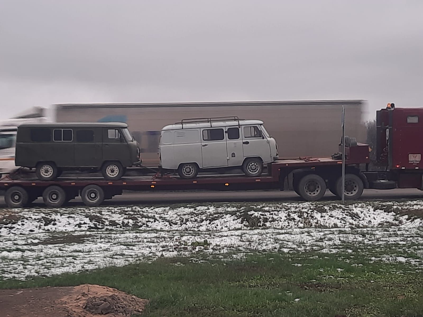 Верхнеуслонцы передали два «УАЗа» для мобилизованных граждан Татарстана