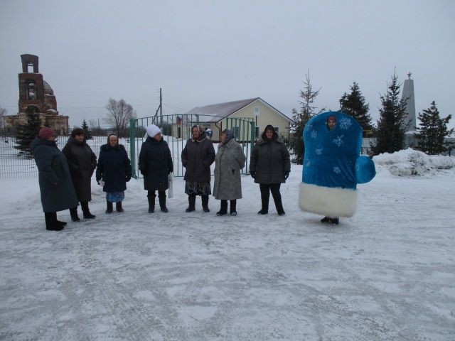 В Кильдееве по селу гуляла варежка