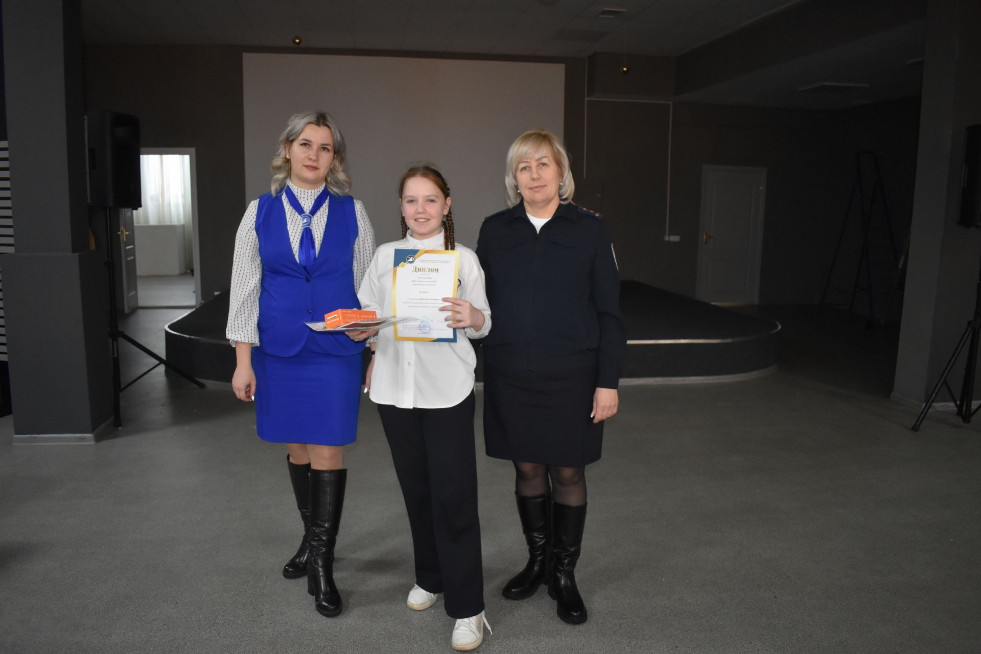 В Верхнем Услоне наградили победителей конкурса поделок на тему безопасности дорожного движения
